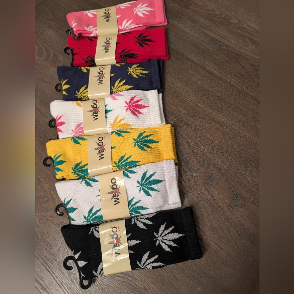 Weeso Leaf Pattern Socks Novelty Socks Unisex